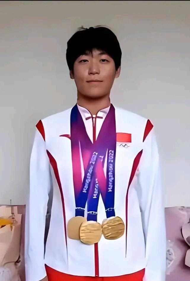 闺蜜是亚运会三金得主王莉的朋友，说到王莉通过视频讲到她获得冠军拿到15万奖金被基