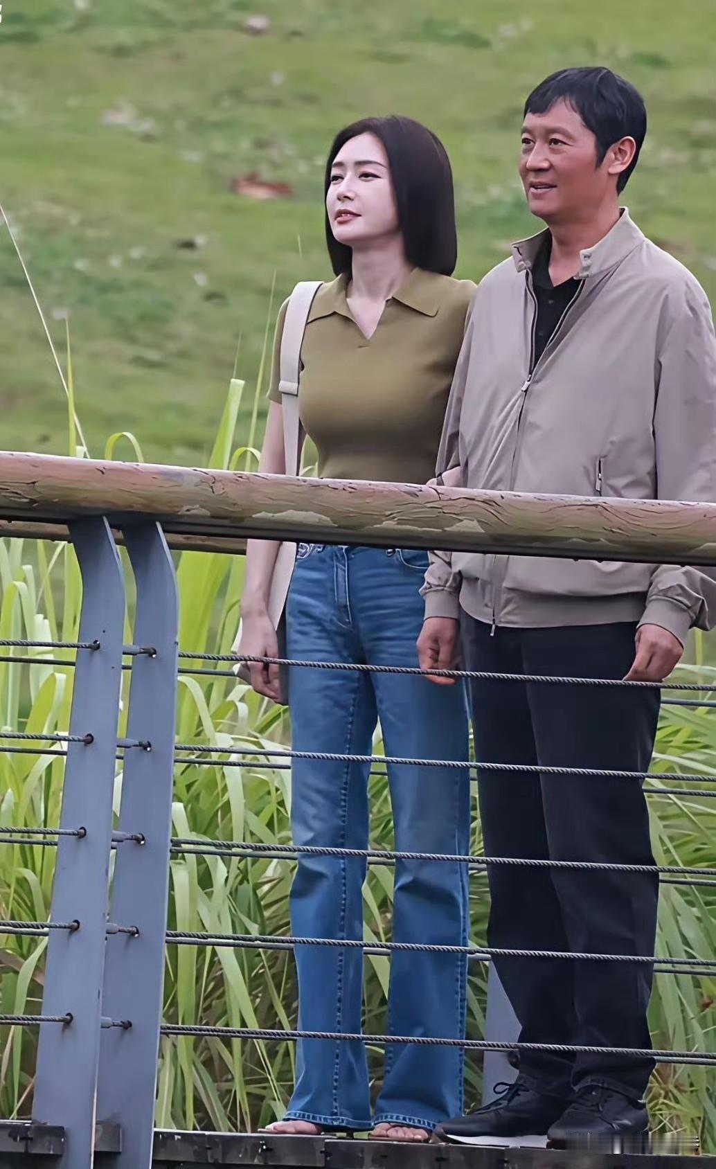 这是那位美女明星的剧照啊，素颜的样子也依然这么美！