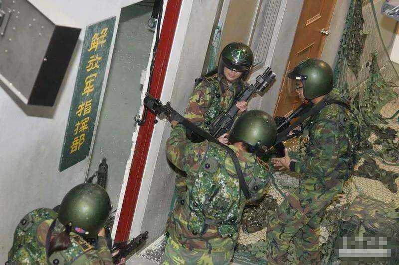 【台军攻占“解放军指挥部”？难道蔡英文要派兵“反攻大陆”？】
近日台军所谓“青年