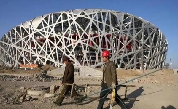 鸟巢“账本”曝光：占北京黄金位置，斥35亿建成的“鸟巢”，自从建成后，每年光维护