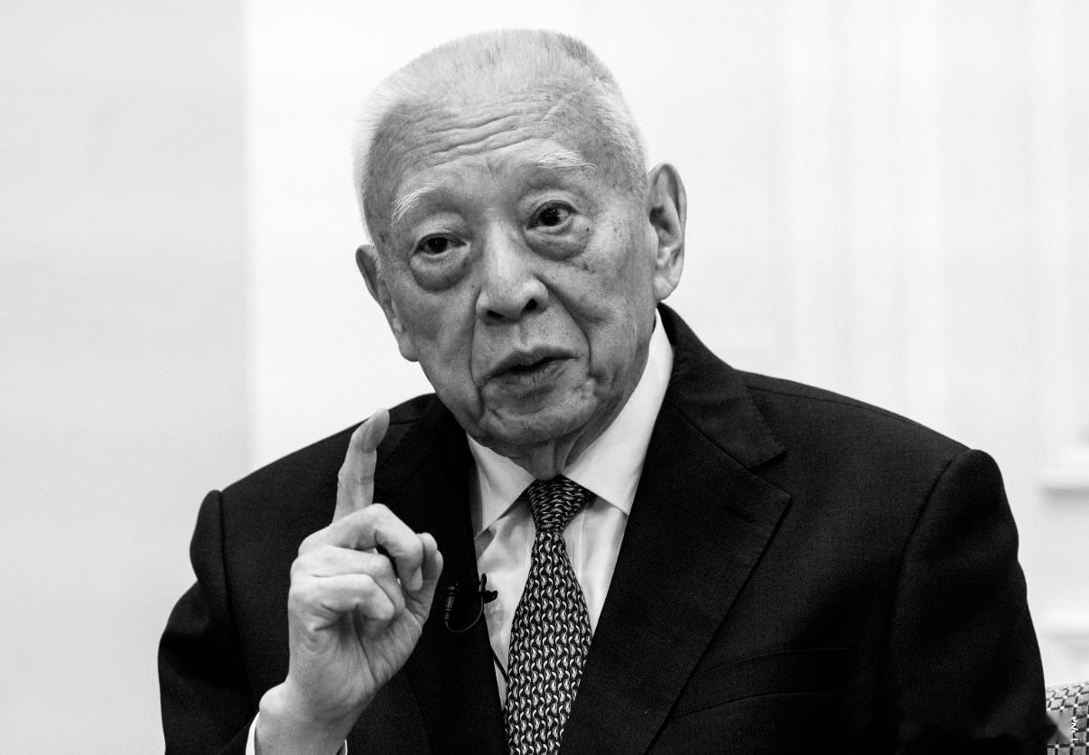 【一路走好】董建华办公室宣布，前全国政协副主席、香港特别行政区首任行政长官董建华