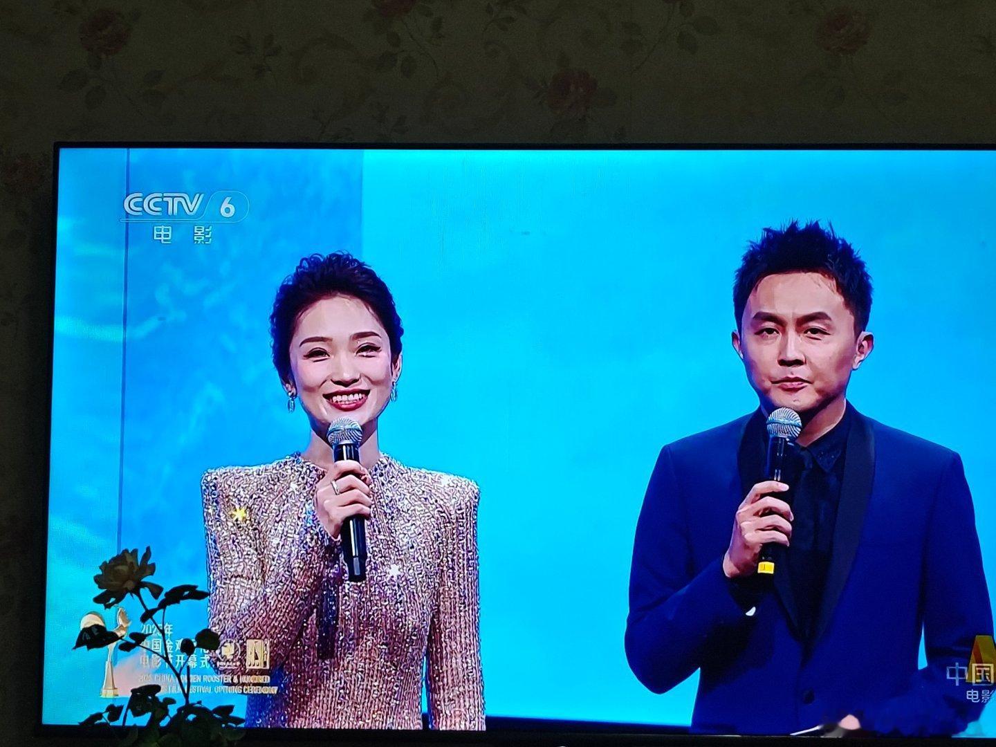 现在电影节好多，感觉没隔多久就能看到蓝羽一次，近期票房不怎么样，六公主业务依然繁