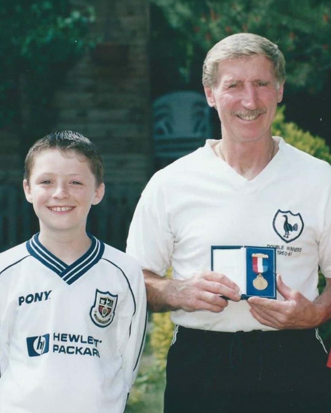 威尔斯IG：出生于Chase Farm医院，是一位真正的 热刺传奇球员的孙子。我