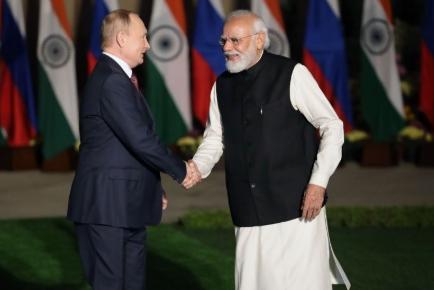 罕见！正在印度访问的俄罗斯总统普京谈及了中印关系！
12月5日，根据外媒报道，俄