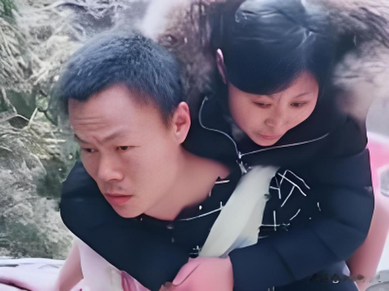 2008年，山东21岁女子为爱翻墙私奔摔成瘫痪。男友知道后，不惜顶着父母强烈反对