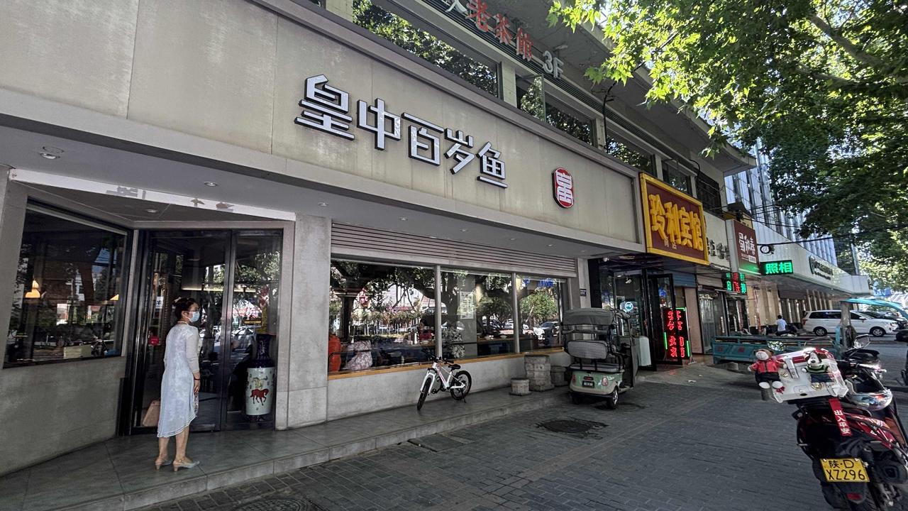 以前住在附近那阵，几乎是每周必来的老主顾。下班晚了，或是朋友小聚，总爱往这儿钻。
