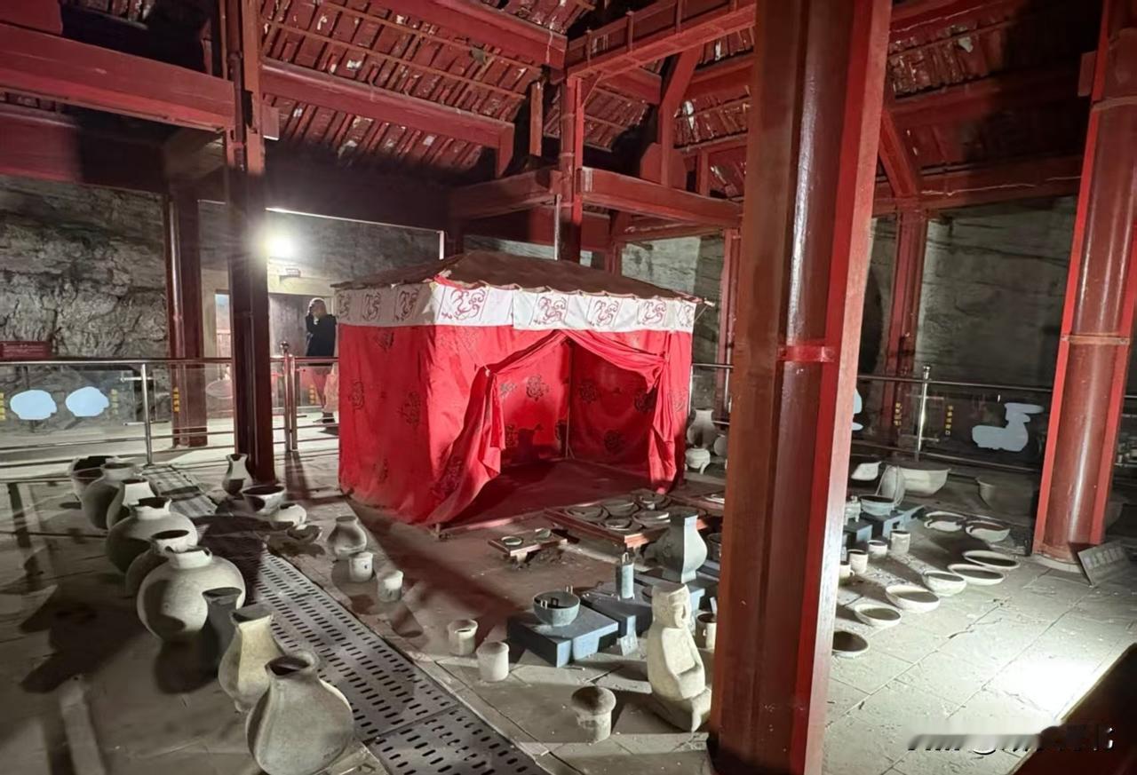 保定满城的西汉中山靖王刘胜墓安葬的是刘胜，他是地道的汉高祖刘邦的子孙，汉景帝的儿