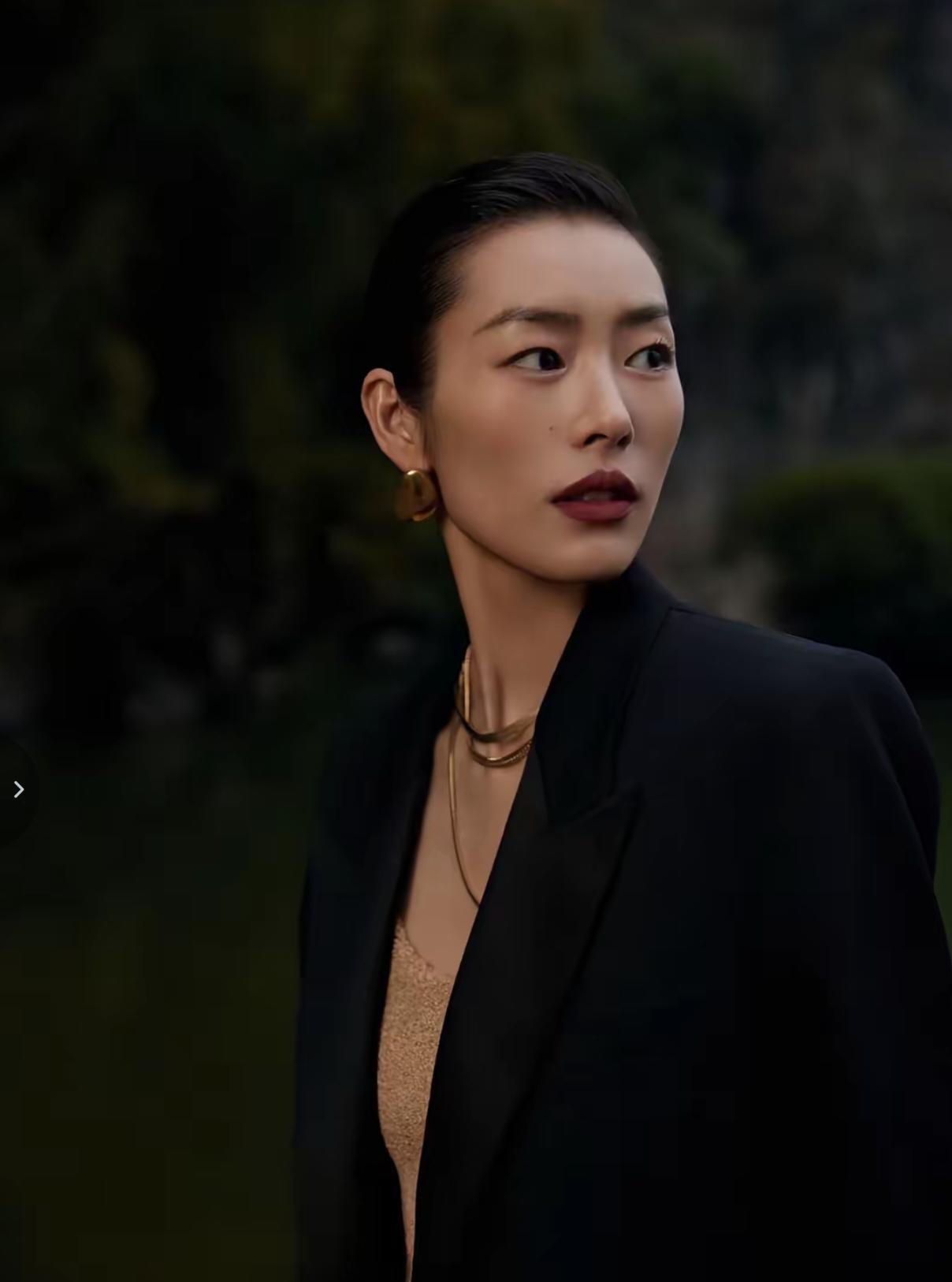 井柏然和刘雯同框后，网友才懂他不爱白幼瘦那一套，倪妮刘雯都太高级了，真不是随便选
