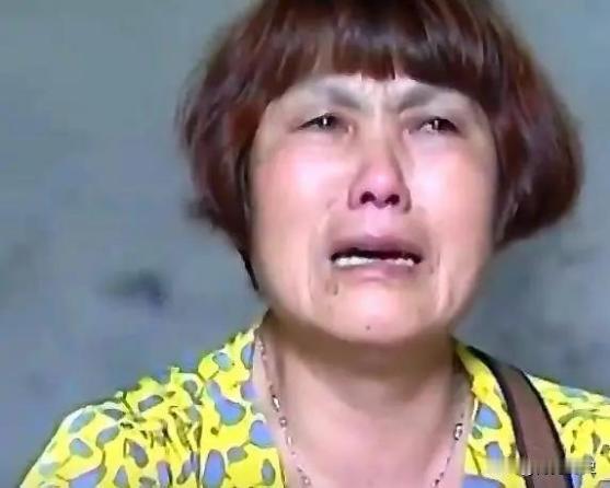 “你逼死我爸，我怎么可能认你当妈！”湖南岳阳一女子在逼死丈夫后，扔下6个月大的儿