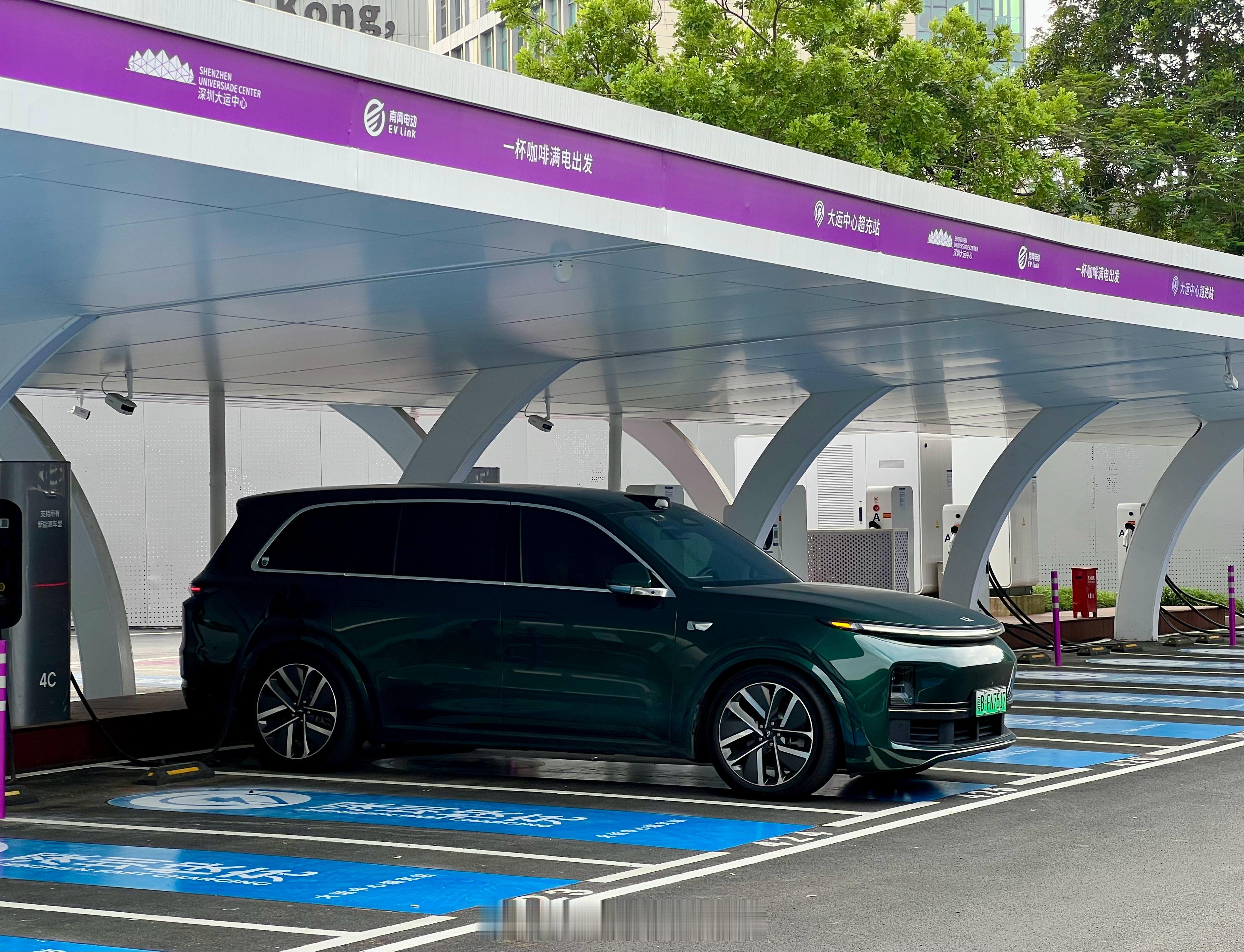 理想超充站 又来了！[酷][酷]  ​​​