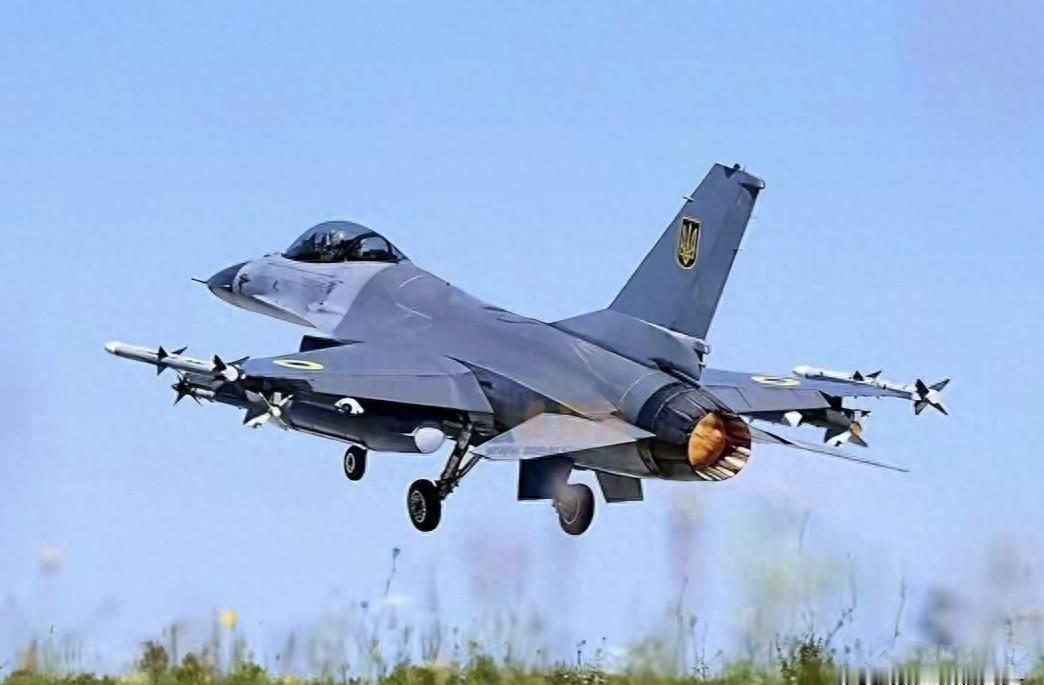 美军士兵沙漠遭袭身亡，叙内安保人员竟是主谋？IS背后黑手待查。
12月13日清晨