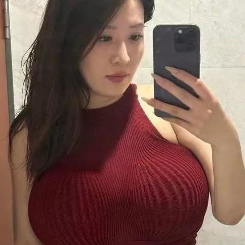 复古红毛衣，秋冬穿搭指南，复古时尚，满满少女心！酒红色毛衣搭配 玫红色毛衣穿搭 