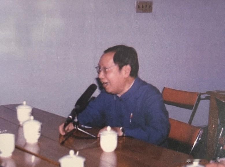 1985年5月5日，在北京正负电子对撞机（BEPC）工程进入关键建设阶段时，中国