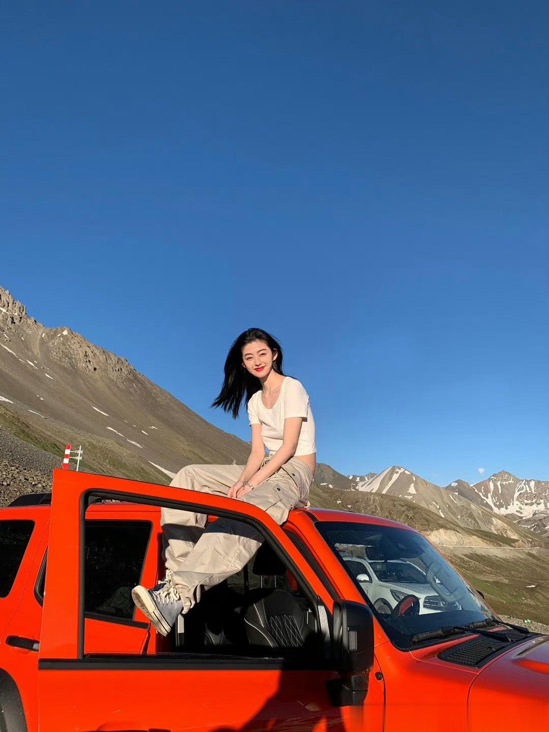 终于悟到：何必跟别人一般见识何必跟这世界一般见识何必跟自己一般见识见，而不识。识