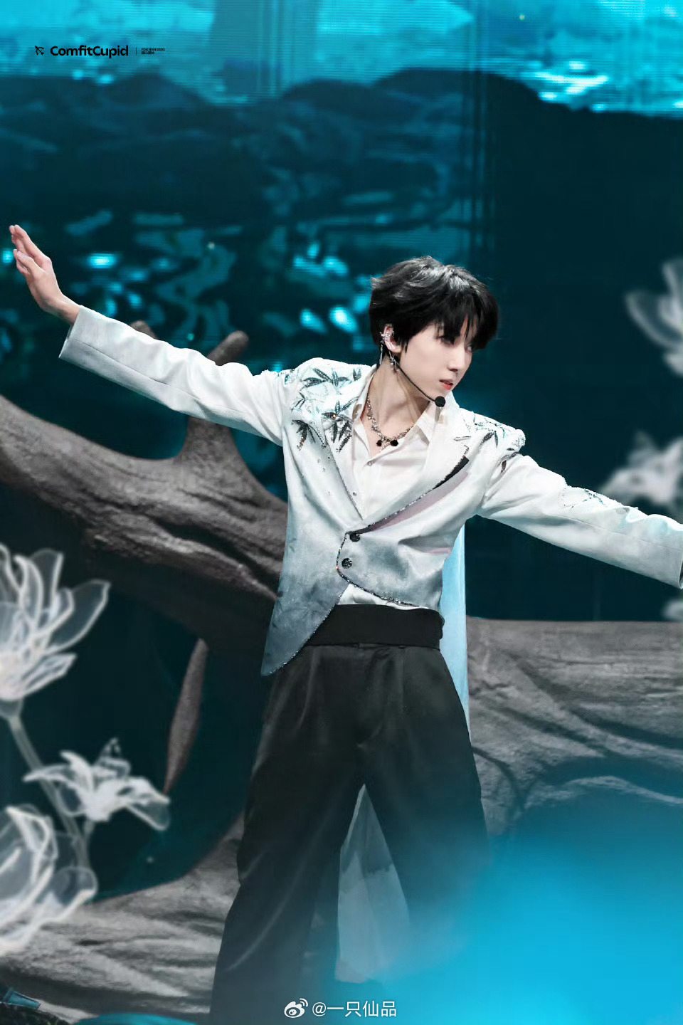 别家站姐发的杨博文真帅啊！四代第一主舞的权威杨博文 四永一愚人节站姐团建站姐团建