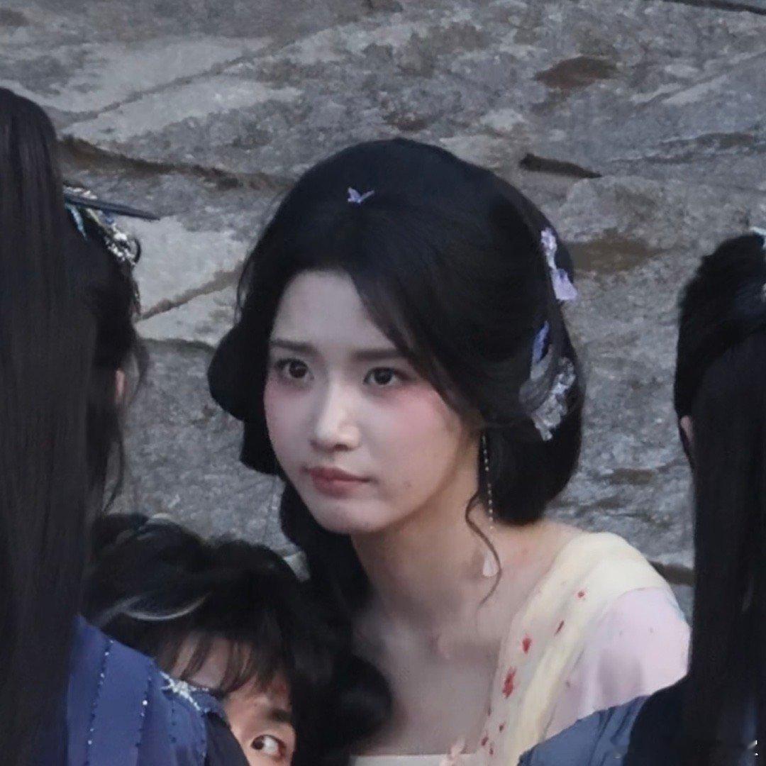 咋感觉卢昱晓变样儿了，这真的是她吗？ ​​​