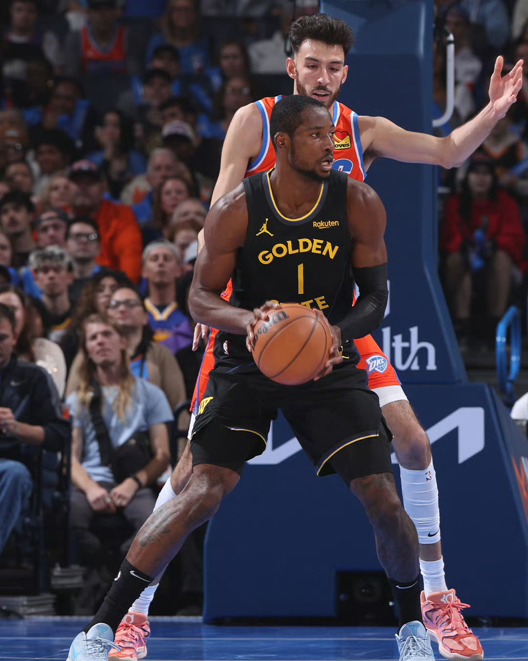 目前战绩来看，库明加下替补是最好的选择勇士回归去年赛季末的首发阵容