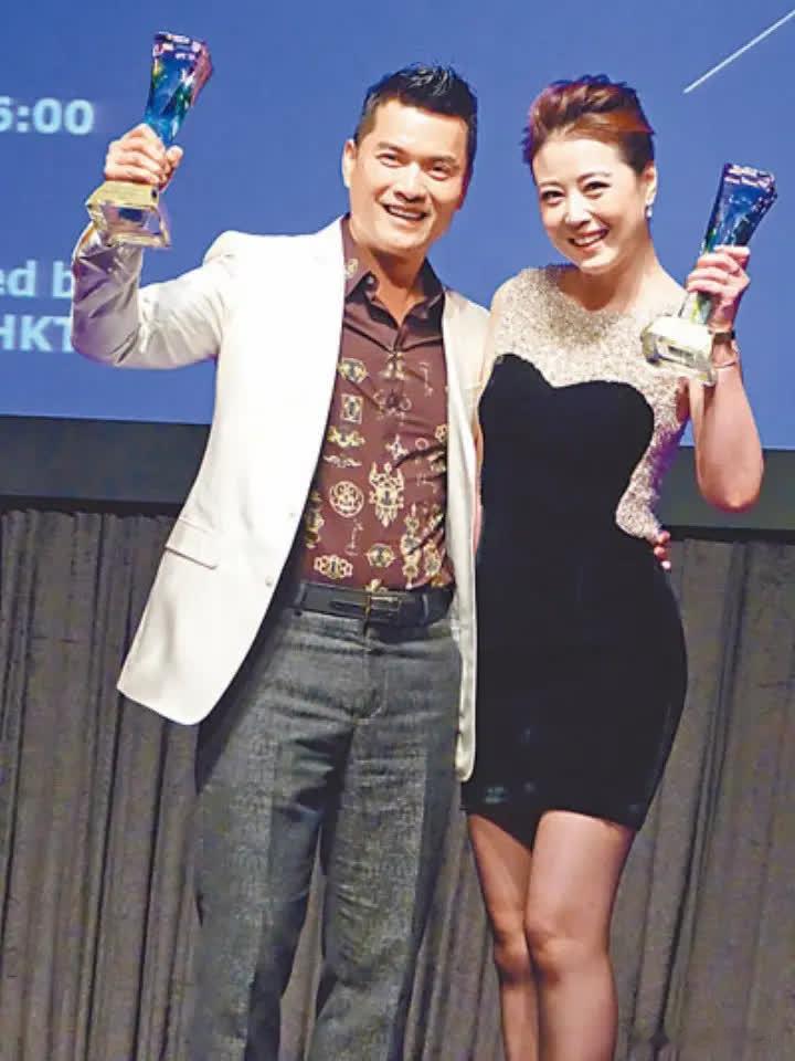 一天晚上，吕良伟刚回家，父亲就向他告状：你老婆天天睡到日上三竿，这么懒的女人，也