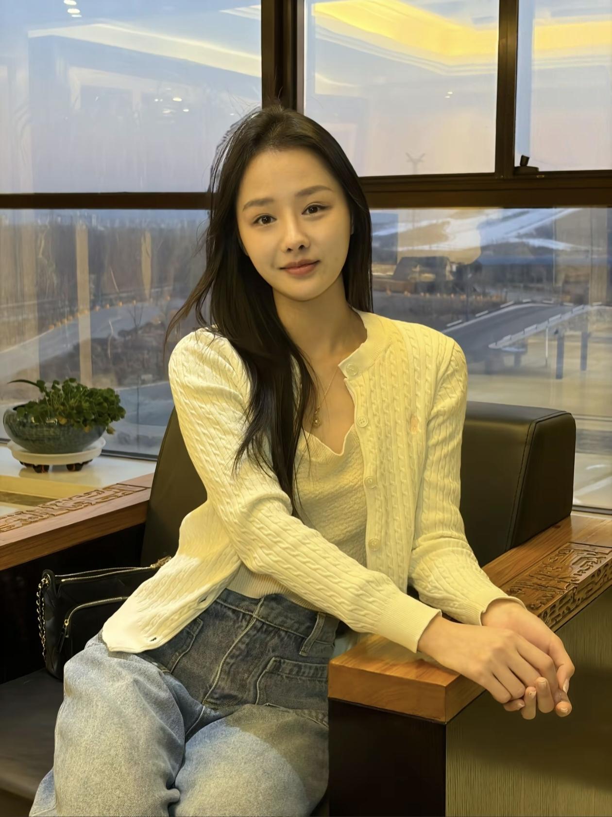 这是某驾校的教练
各行各业都开始卷了