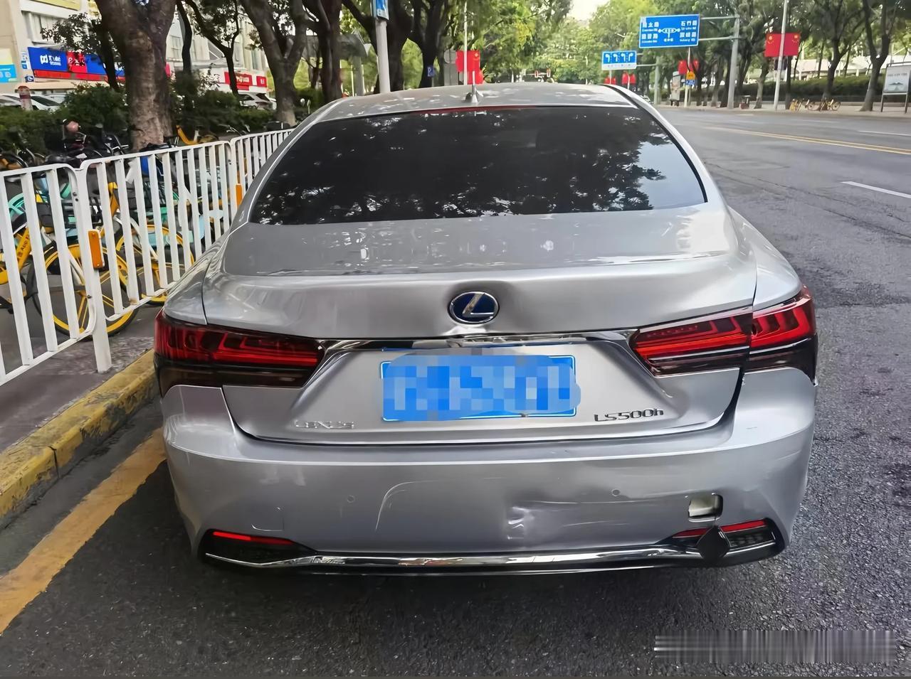 看到这个报价单，你还觉得雷克萨斯LS500不算豪华车吗？
一个小小的追尾事故，从