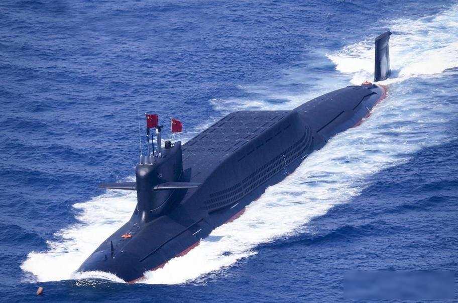南海深夜无声飞过一枚导弹，日本海面中俄舰艇绕岛巡航，教科书里战争责任越写越淡
