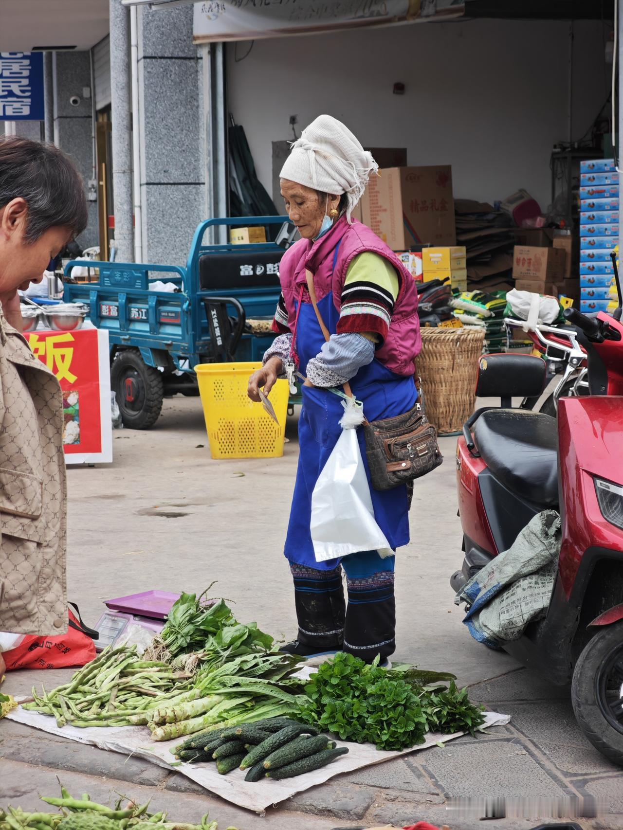冬日生活打卡季暖冬元江的菜市场里都是热气腾腾，暖意洋洋哦......