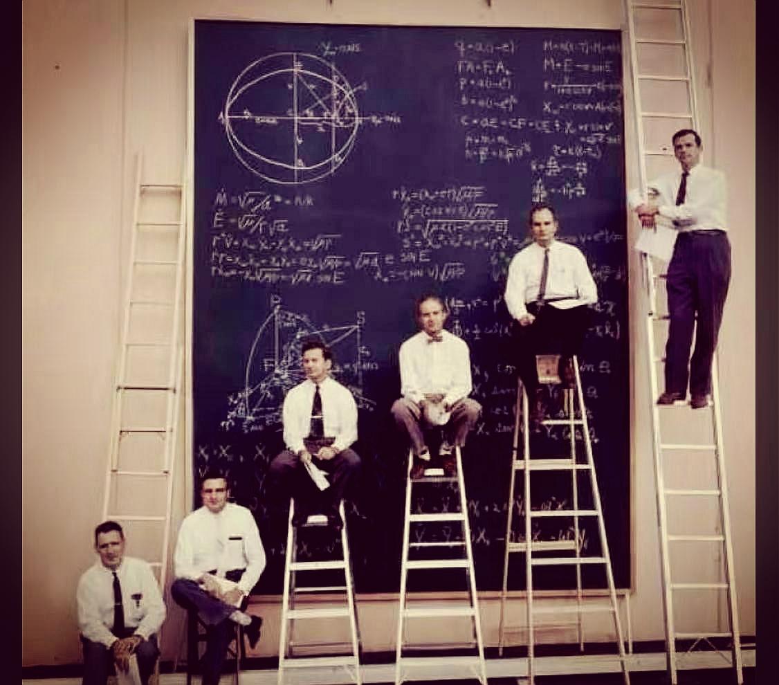 1961年的太空竞赛老照片✨。翻到一张1961年杂志上的老相片，那时候...