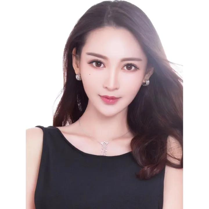 叶珂的抉择：顺产背后的坚强与自信

叶珂，一位即将成为母亲的女性，她原本坚定地选