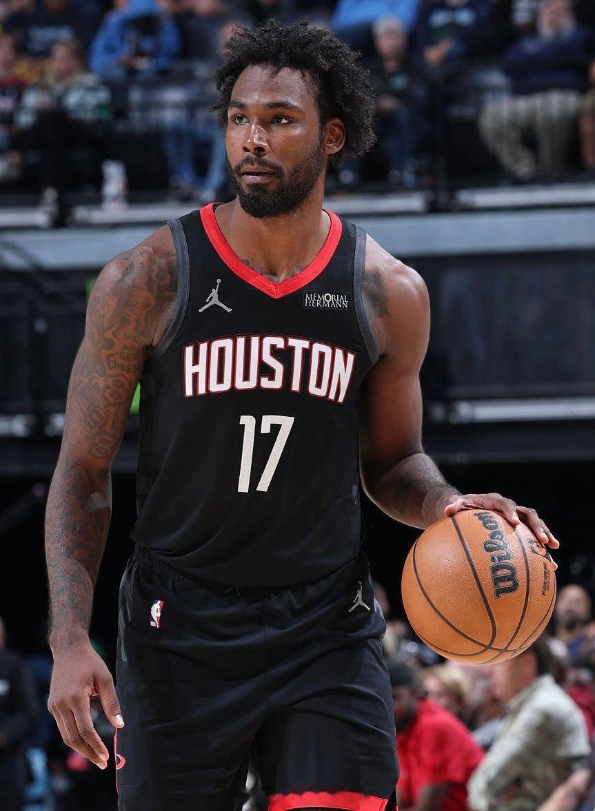 复出在即！乌度卡表示只要伊森今天训练后没有疼痛感，下周二就可以出战对掘金的比赛！