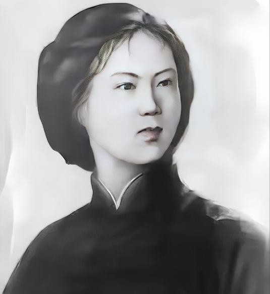 1947年，解文卿落入“还乡团”之手，敌人抓起她的头发，把她吊在屋梁上，用刺槐棍