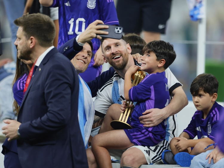 萨内蒂：梅西完全有能力继续在阿根廷担任领袖，他想再次为国出战12月26日讯 近日