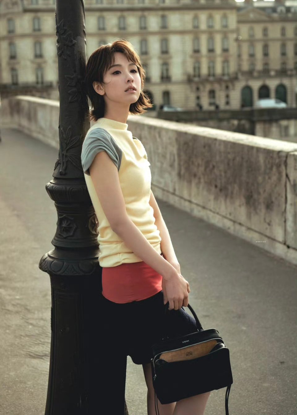 陈都灵 这里没有i人的吗 短发一剪，气质直接变了，又美又飒！ 