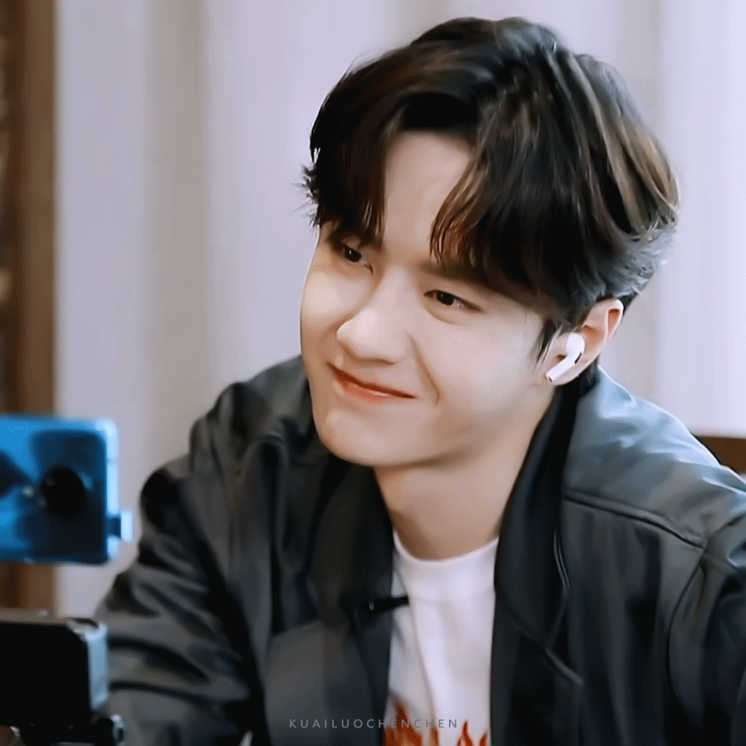 跟甜甜的小猫咪说声晚安吧！ 