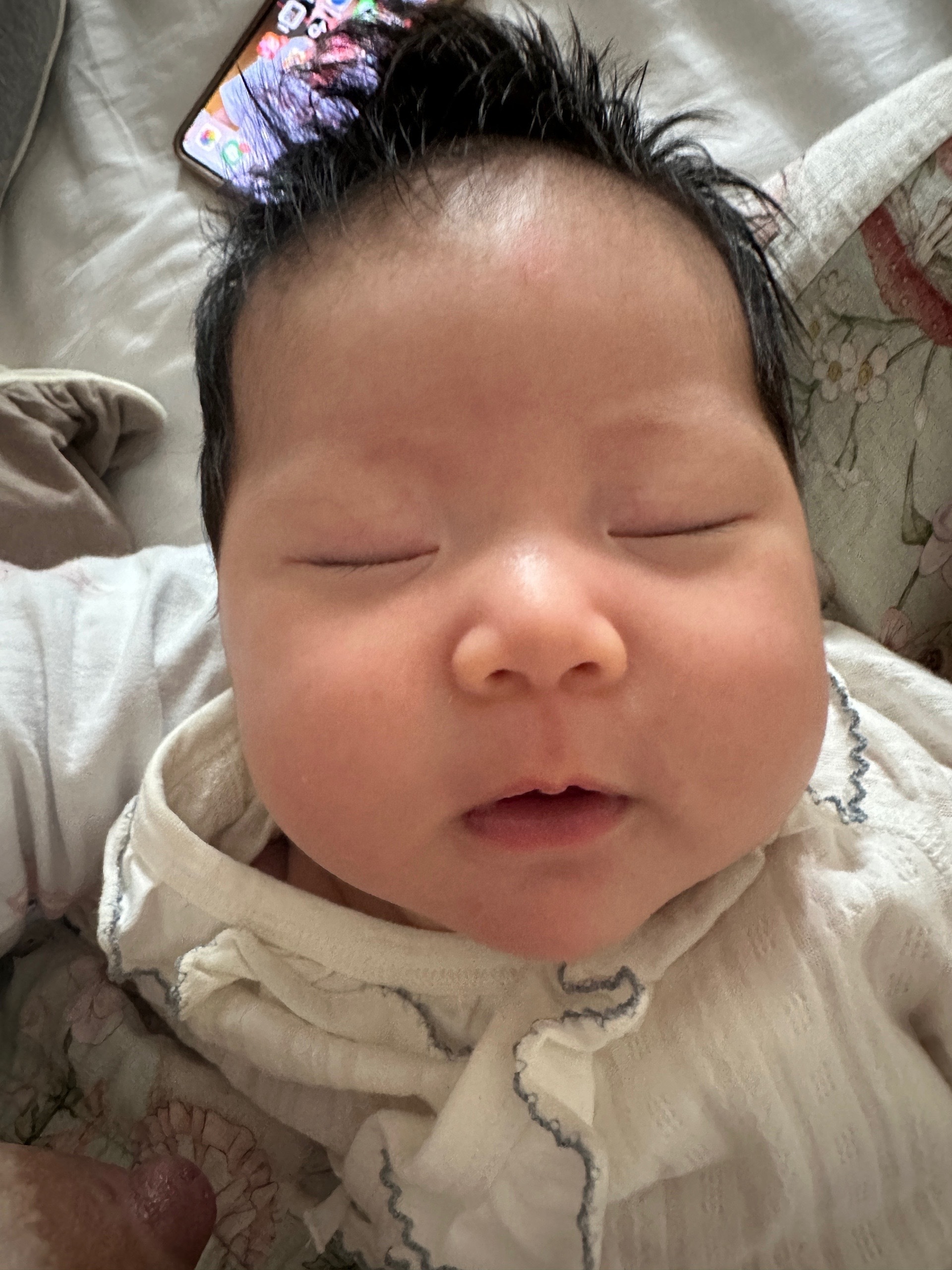 当我有个可爱的女儿，于是我手机里都是可爱的她 ​​​