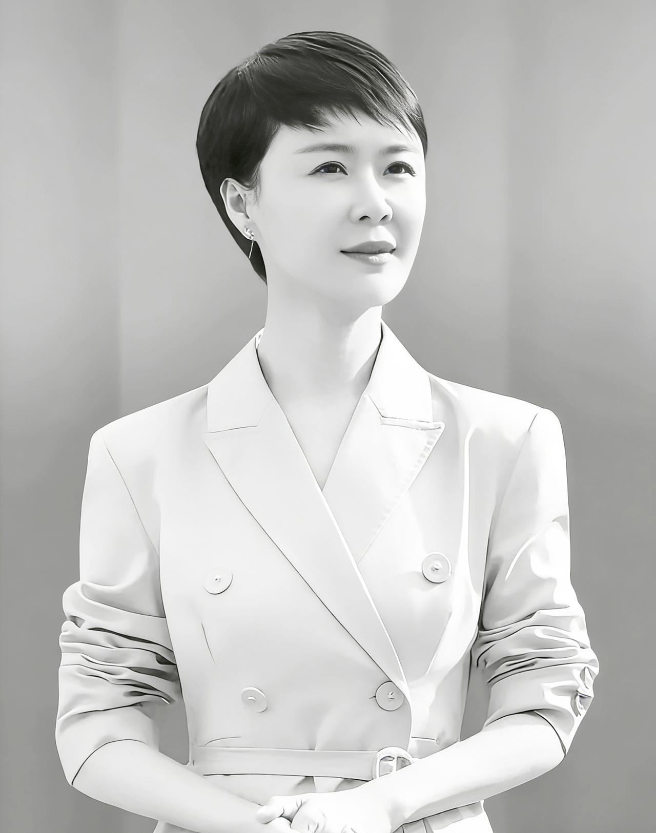 2026年1月14日，47岁的贺娇龙因11日工作拍摄农产品宣传视频时意外坠马重伤