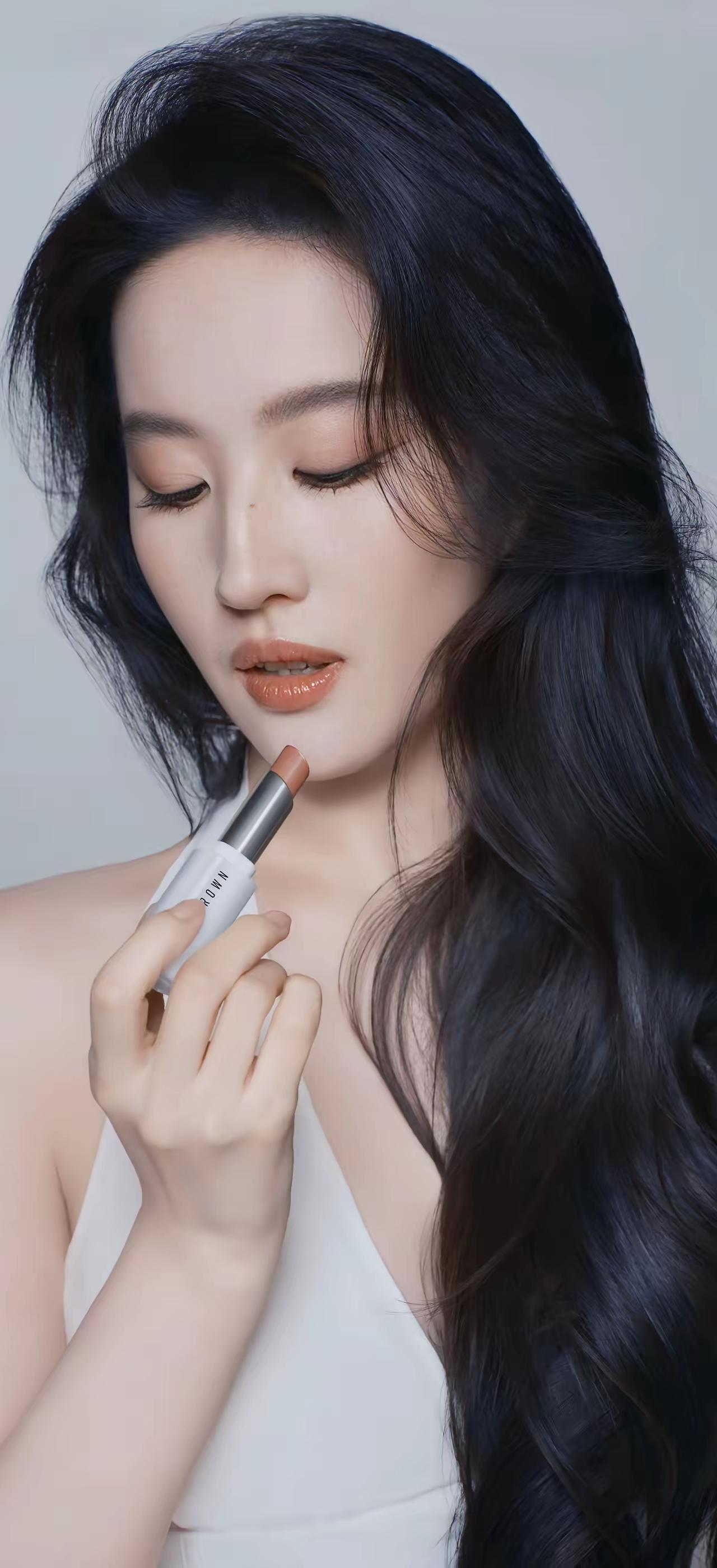 刘亦菲
垂眸瞬间[比心]