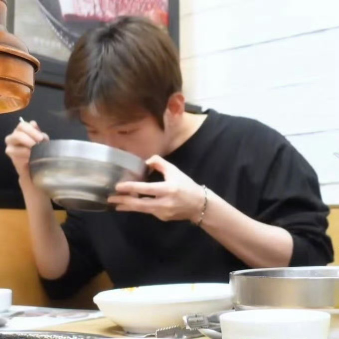 豪赤 
