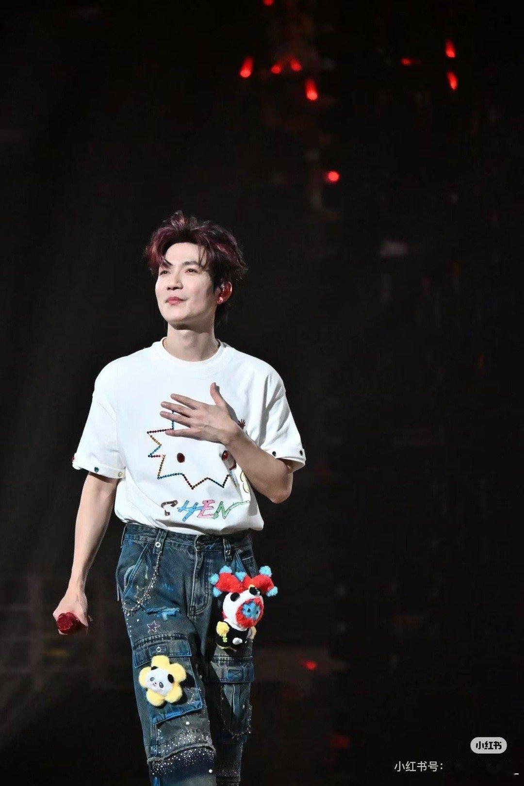 陈楚生巡演深圳站官宣时间会记得，2026年1月的深圳，曾有两夜为陈楚生的「荒芜之