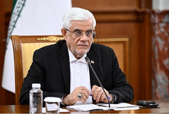 伊朗终于硬气一回！和美国要谈判的事儿，还没等正式开场，就说美方敢护着以色列，谈判