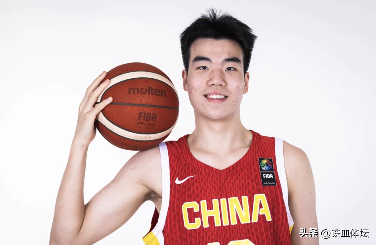 我的天，这个张懿赵杰，比四字小丁厉害多了。

U17男篮世界杯首战，半场中国队赢