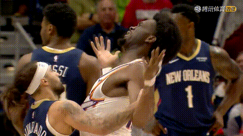 NBA上演拳击对打老六被暴揍！这比赛有点意思，一向被人讨厌的鹈鹕老六阿尔瓦拉多吃