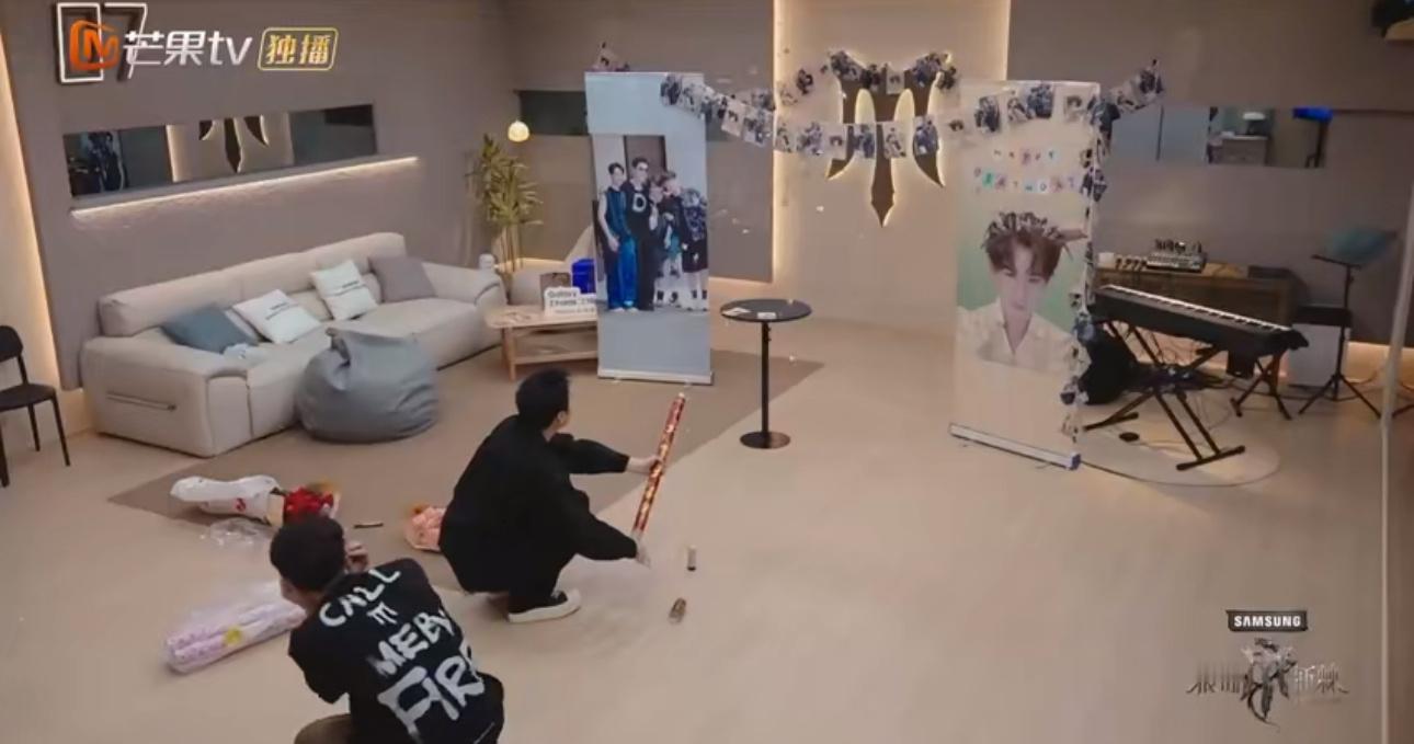 #王铮亮林依轮蔡旻佑给高卿尘庆生#王铮亮、林依轮、蔡旻佑给高卿尘庆生也太有爱了吧