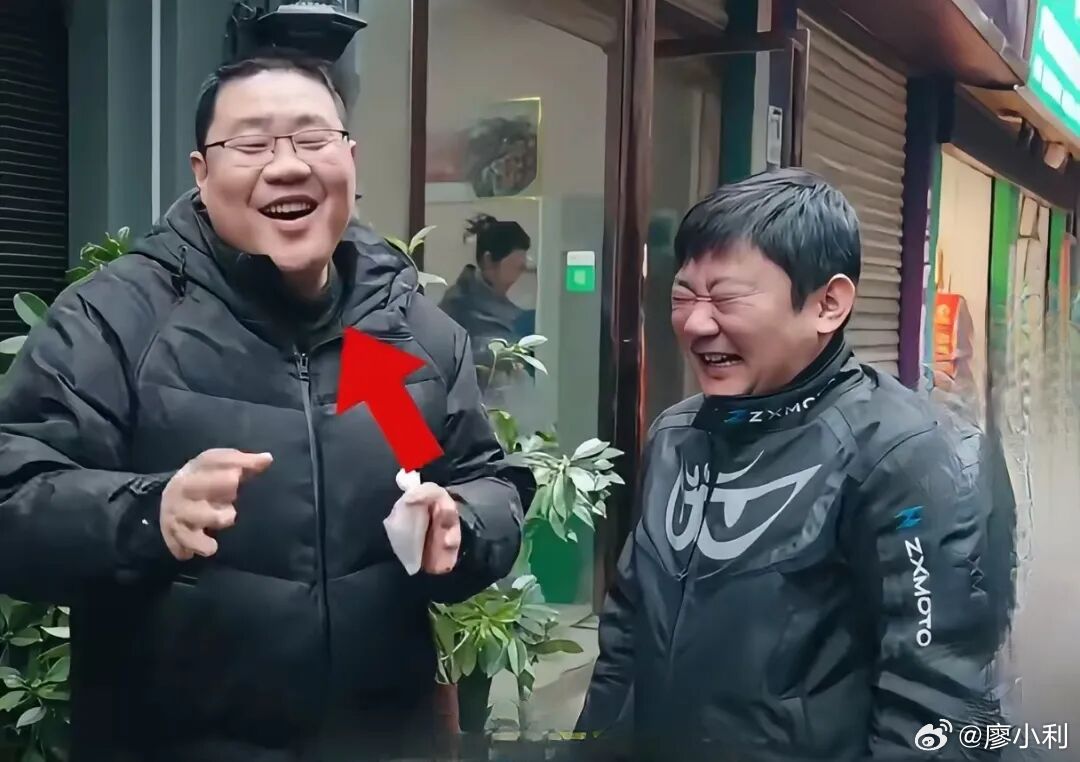 记者说张雪贵人不是我而是他自己张雪最大的贵人确实是他自己，因为每一次被看见的机会