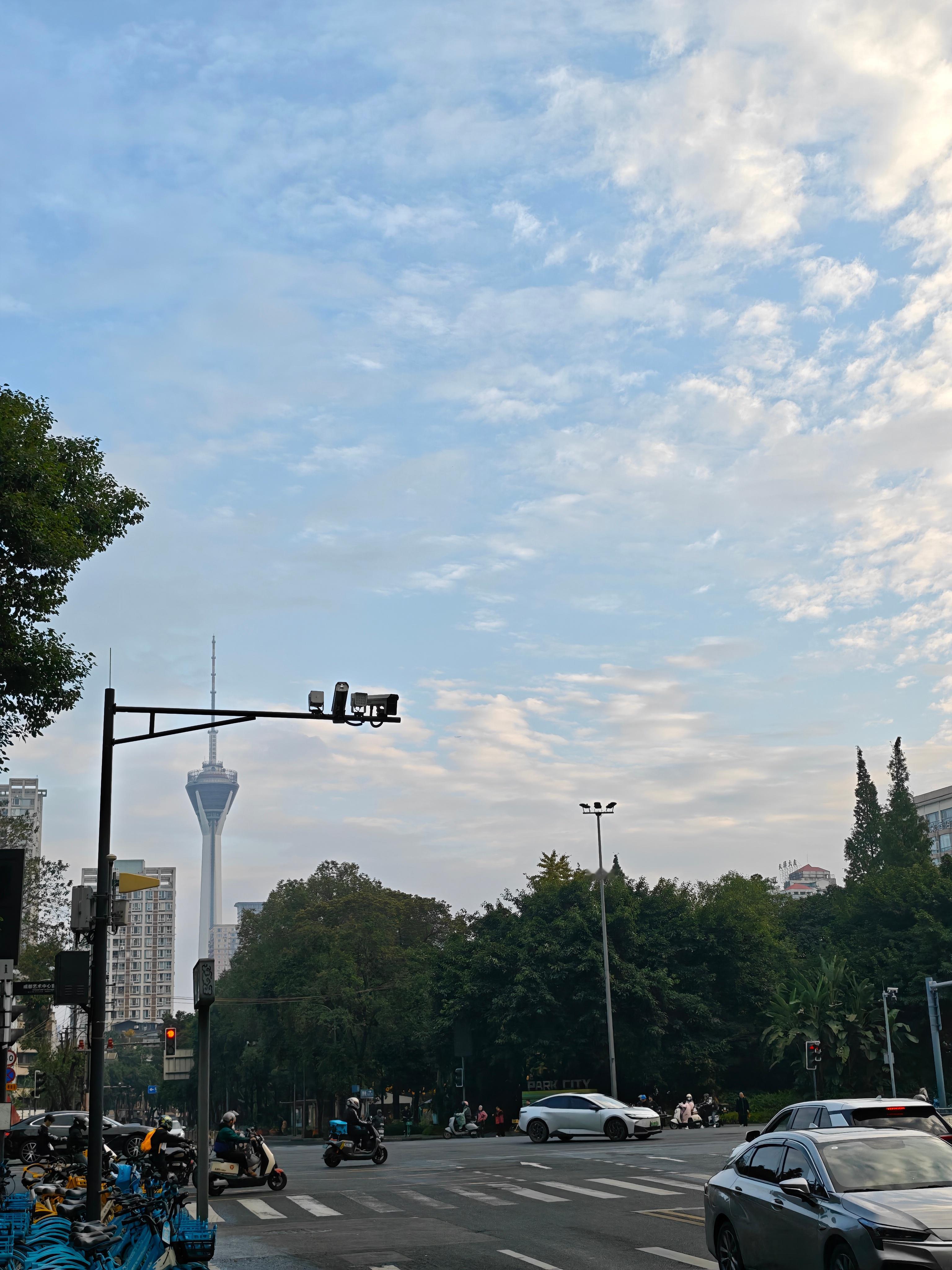 惊呆了兄弟们，成都好天气，你敢信？？？？ 