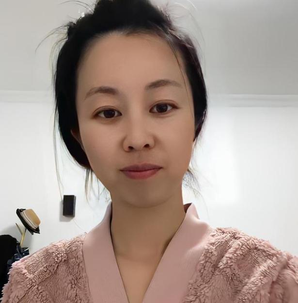 老杜怕了？
柴桑大姐喊话了！



柴桑大姐放的录音有点意思
提到名字时语气很重