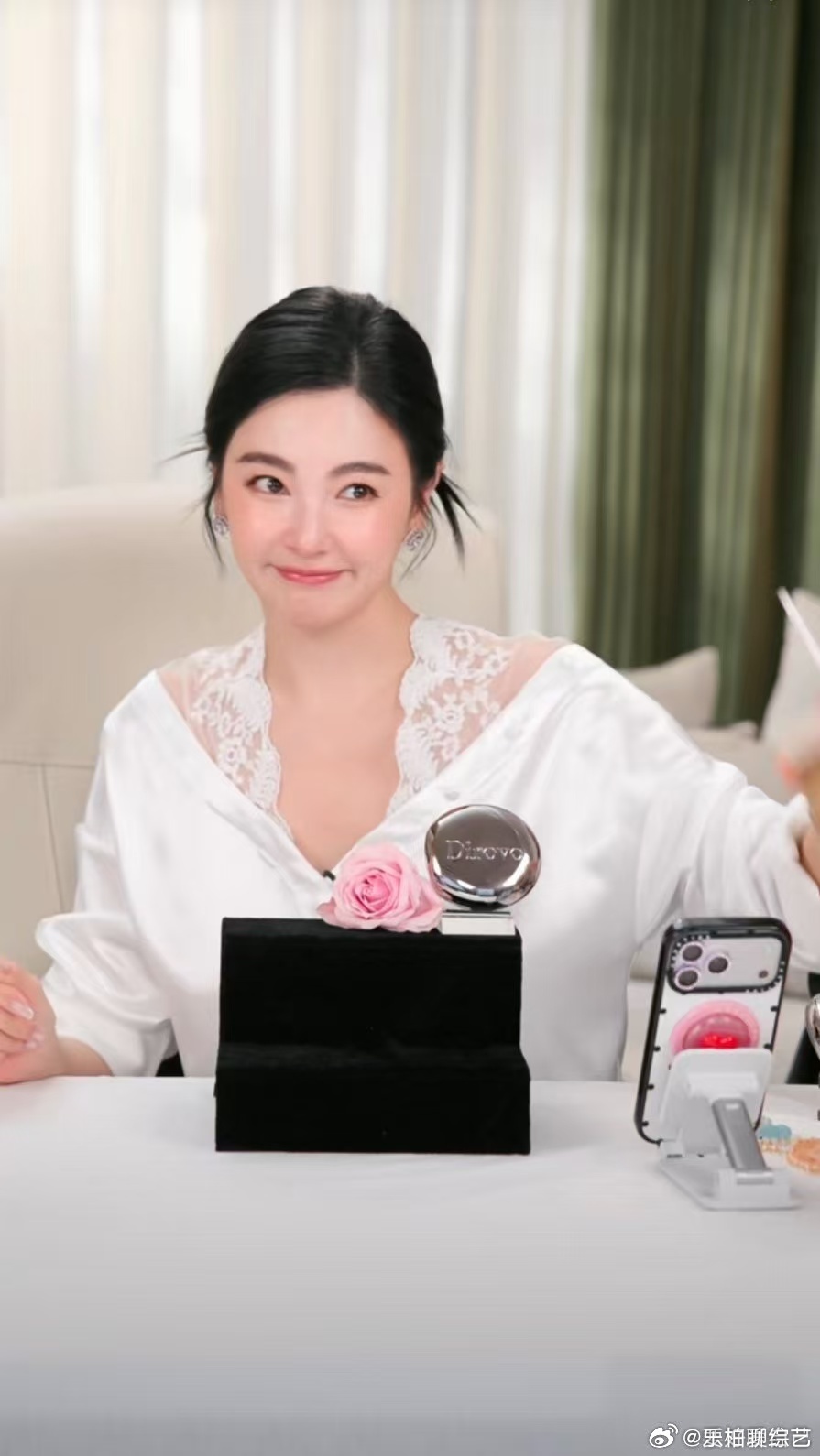 工作人员曝张雨绮又怀了  解释了张雨绮没有进组拍戏的原因是因为又怀孕了，所以最近