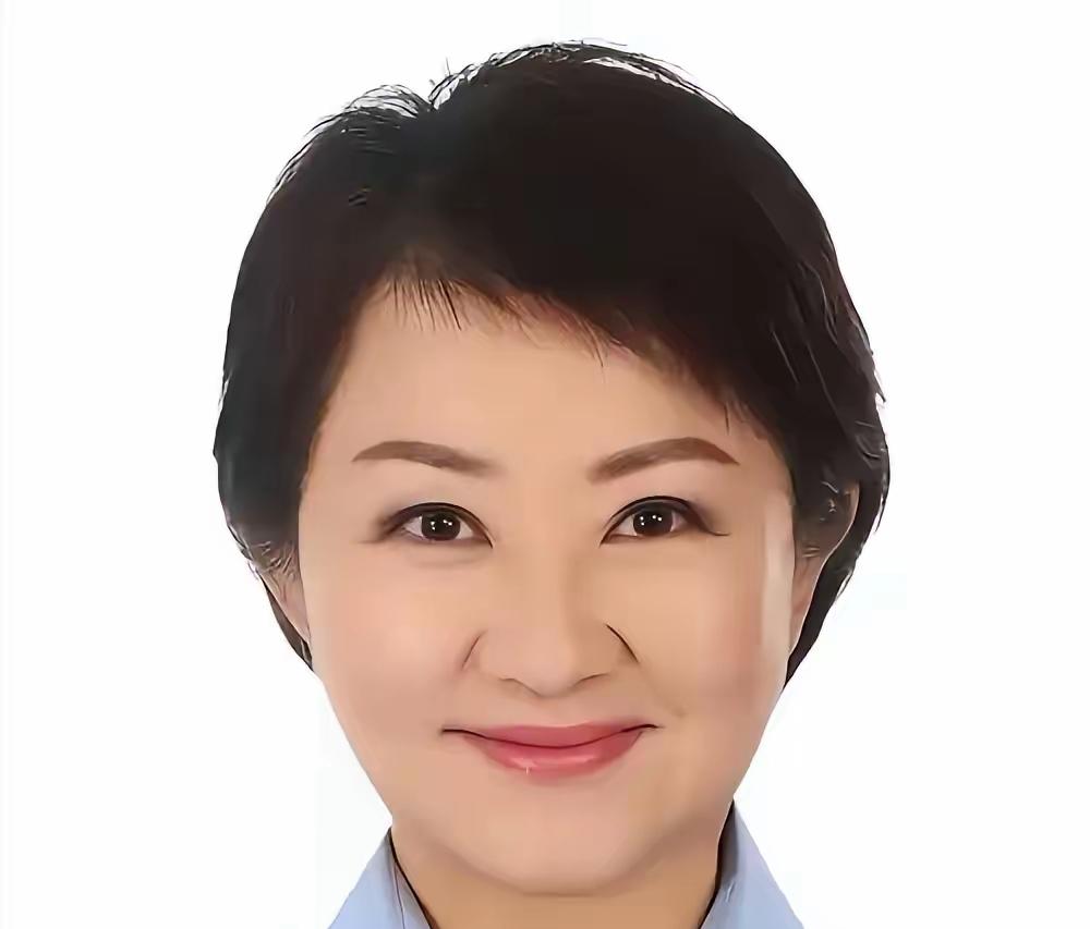 我将严格保留你指定的原文开篇，结合卢秀燕窜美真实行程、台中民生现状与无人机产业权