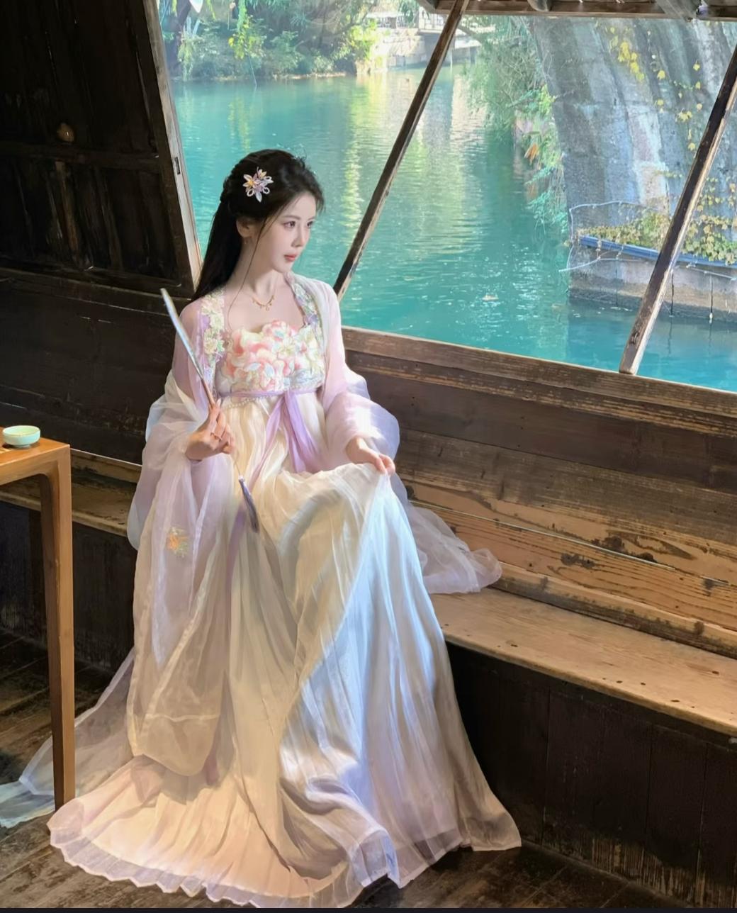 240小时过境免签政策落地，外国游客扎堆中国，真实体验刷屏全网！
 
重磅好消息