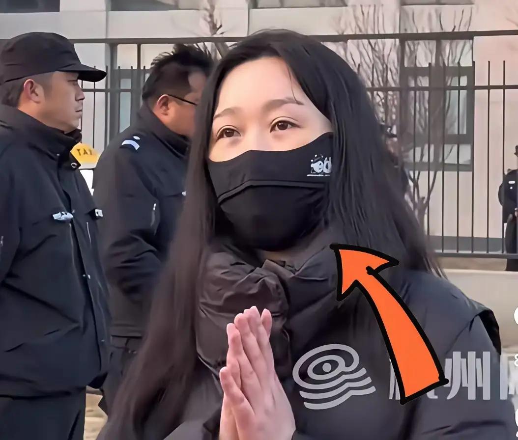 北京的李女士终于成功了，她成功的把张老汉送进去了，她也成功的活成了全网的公敌，全