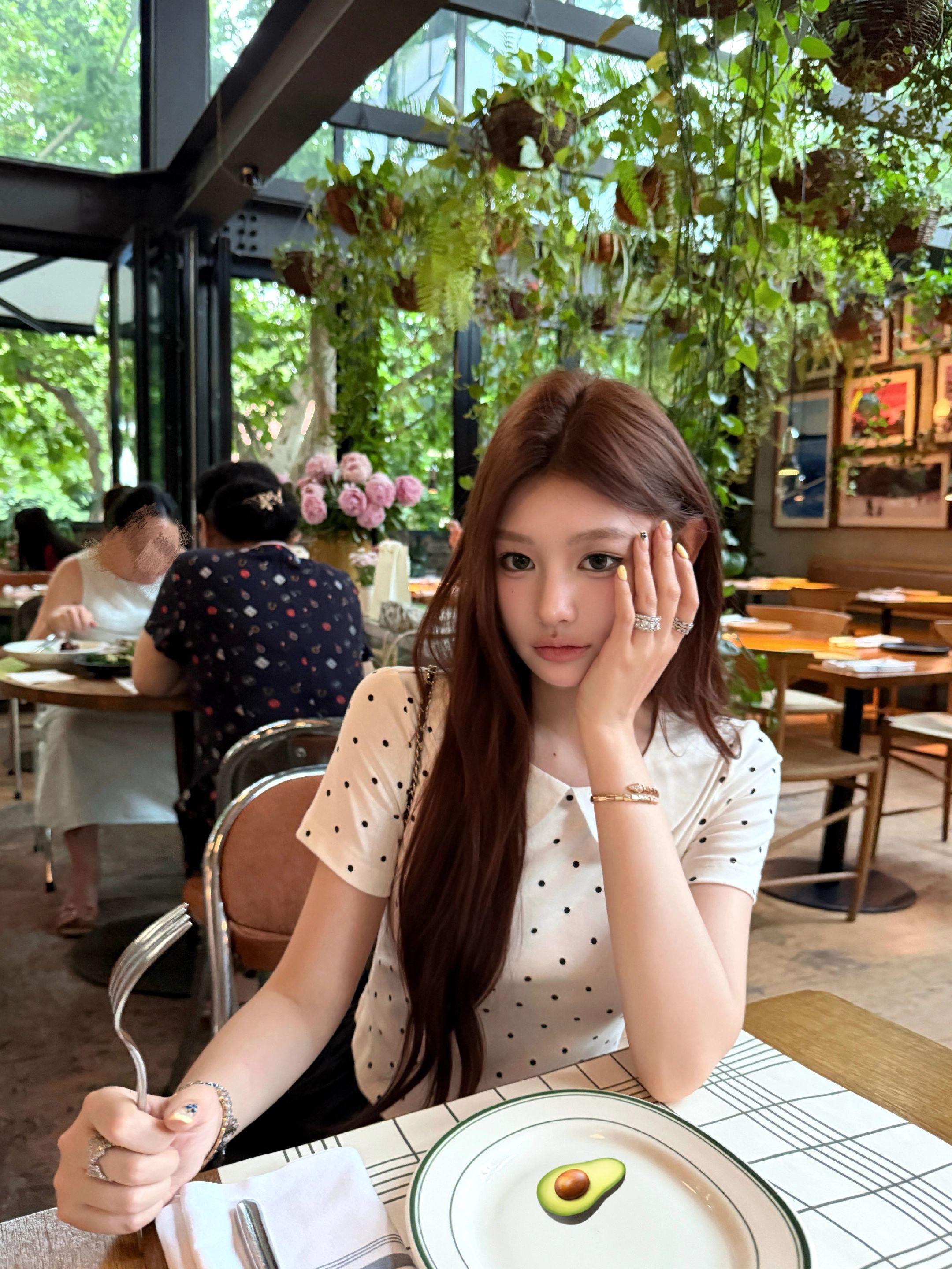 我一年要有365套衣服才可以。